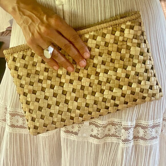 Hand Woven Lauhala Clutch, Zipper Closure - Picture 2 of 7